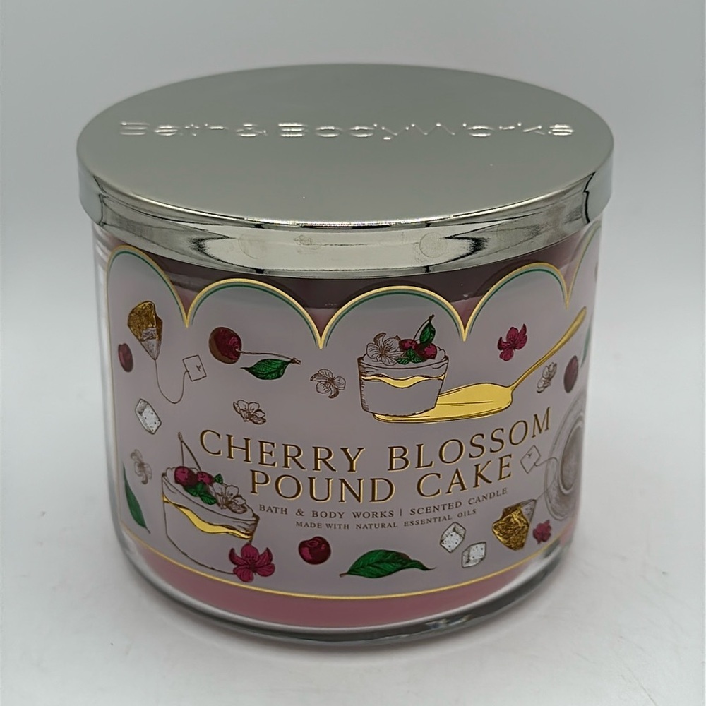 Bath & Body Works 3-wick Cherry Blossom Pound Cake 14.5-ounce pink candle